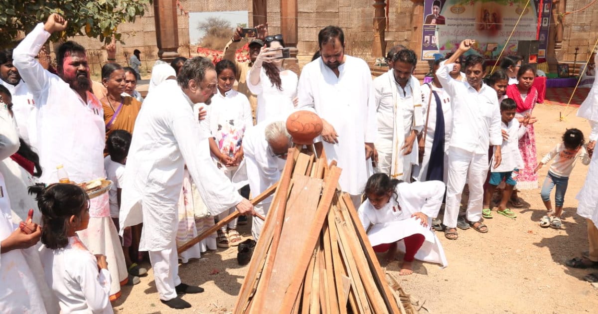 Nawab raunaq yar khan blog holi 20260304