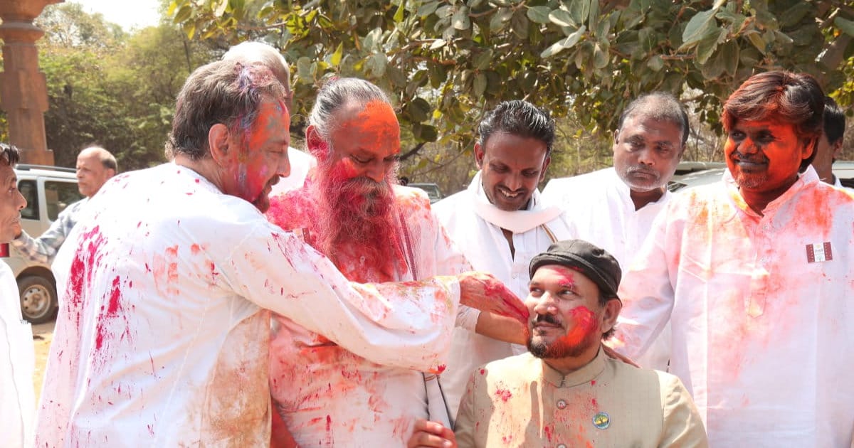 Nawab raunaq yar khan blog holi 20260304